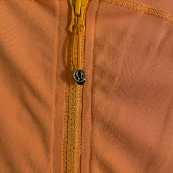 Lululemon define jacket size 8 - Picture 5 of 5